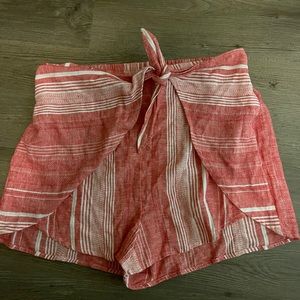 Striped shorts w/ tie!
